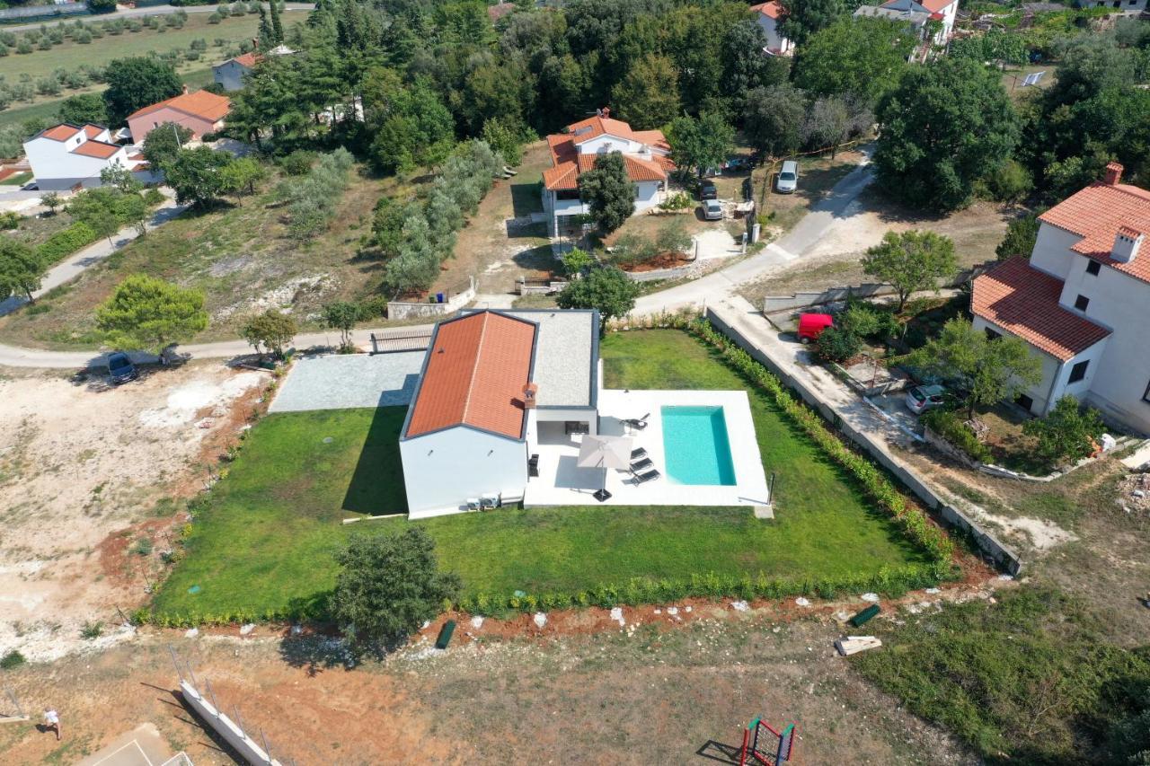 Villa Lia With Pool - Luxury In Vintijan, Near Pula And Medulin Eksteriør bilde